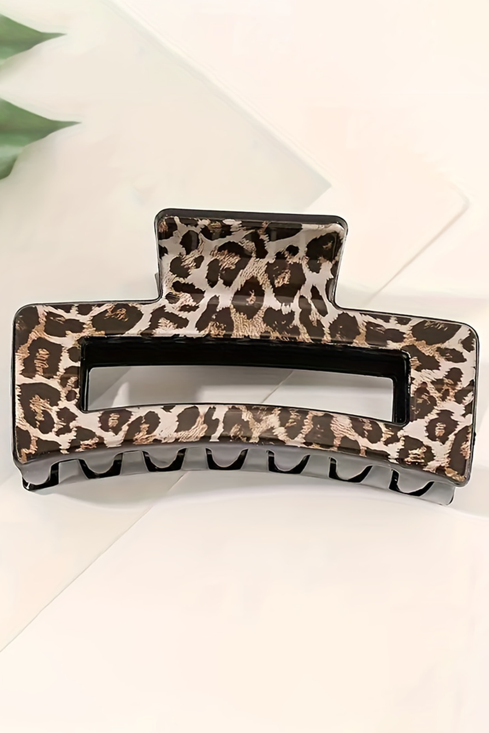 Leila Large Hair Claw Clip