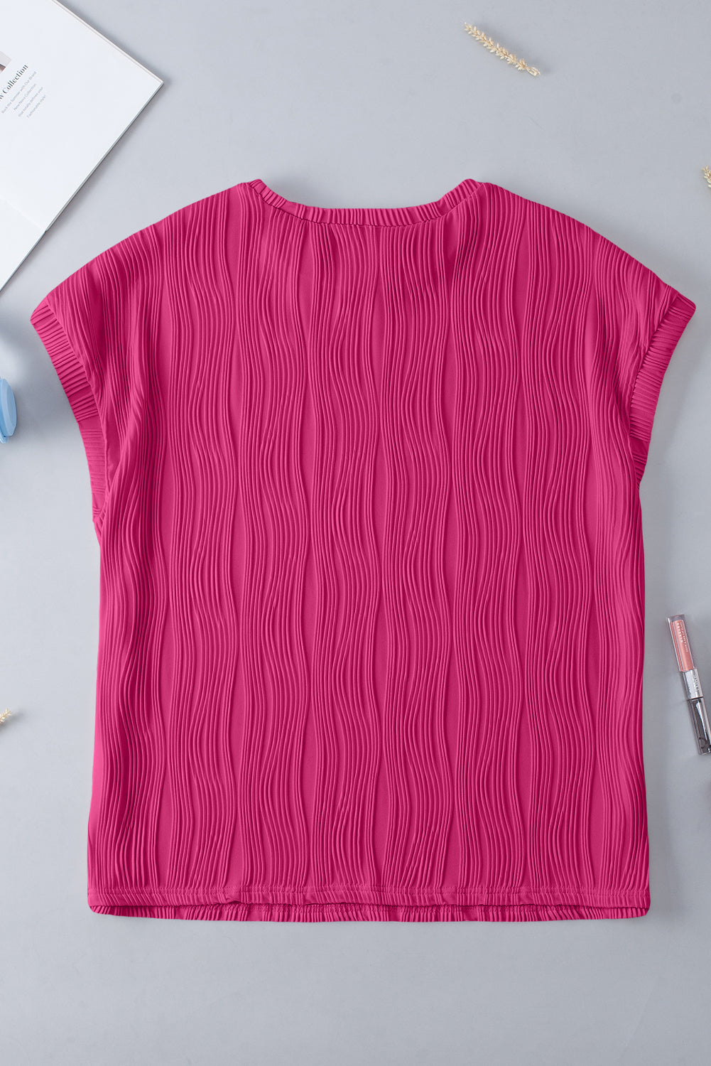 Clover Color Wavy Textured PLUS Tee