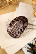 Robin Oval Hair Claw Clip