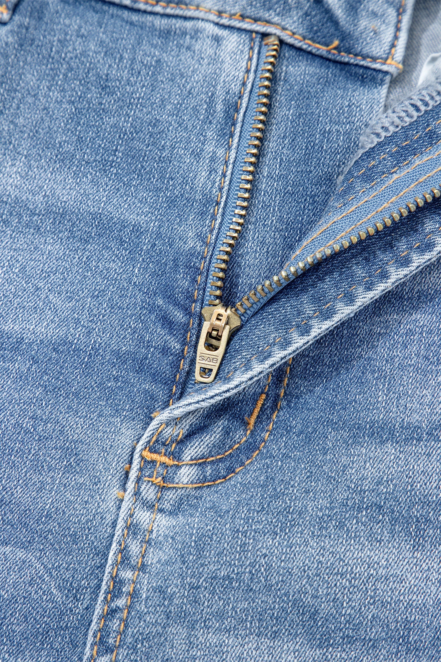Rayne Wash Raw Hem Shorts