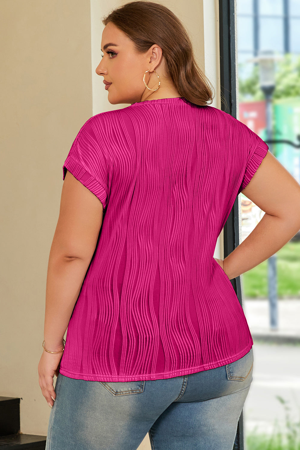 Clover Color Wavy Textured PLUS Tee
