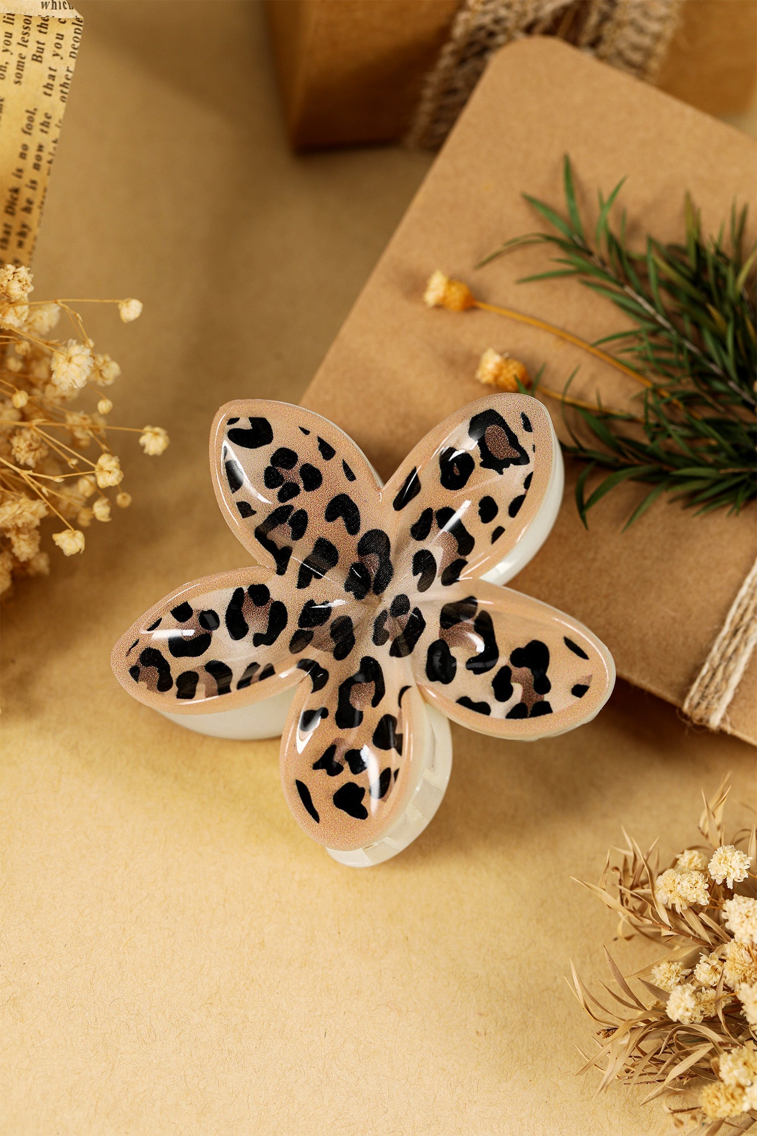 Caroline Flower Hair Claw Clip