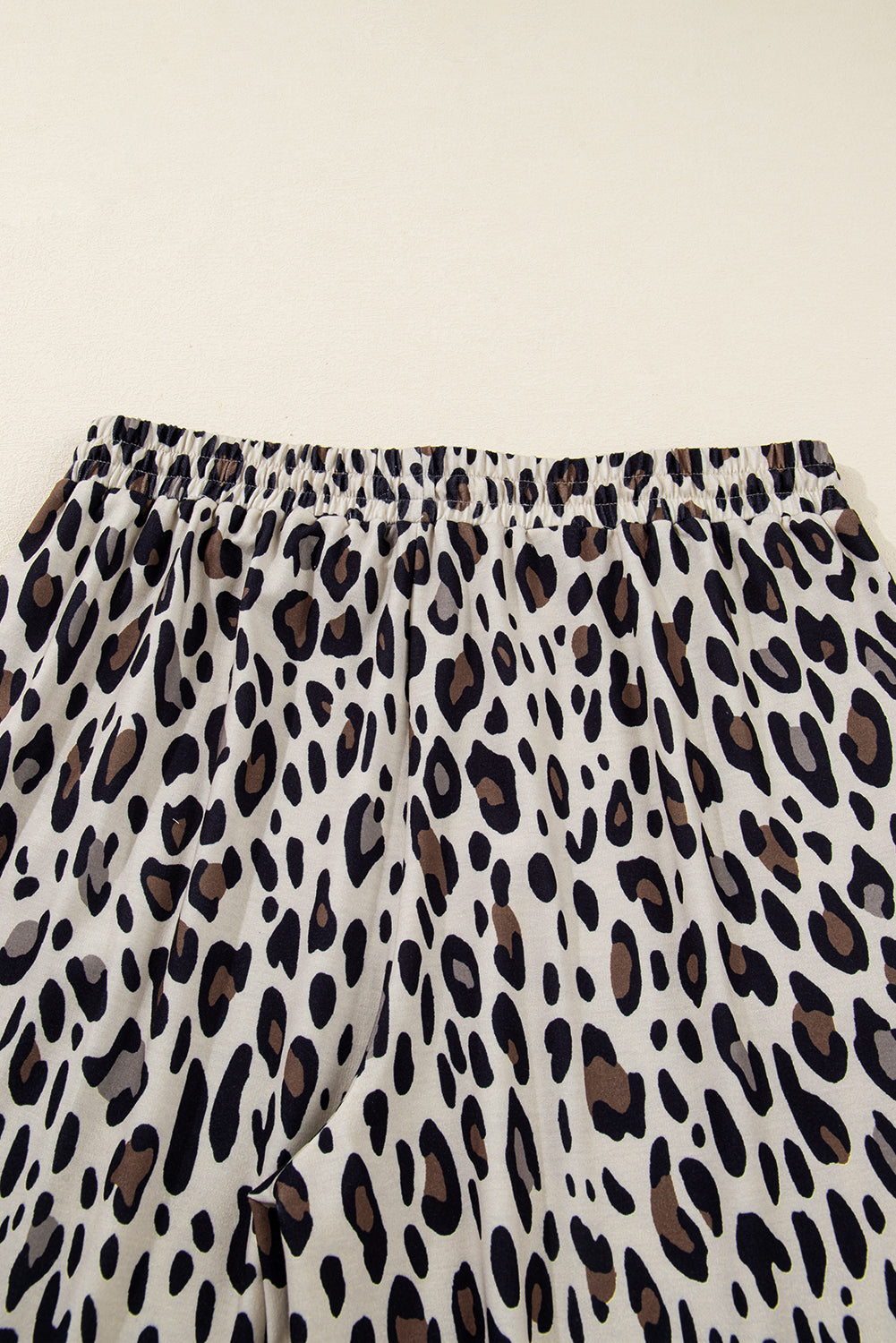 Khaki Exposed Seam Patched Pocket Plus Size Drawstring Leopard Wide Leg Pants