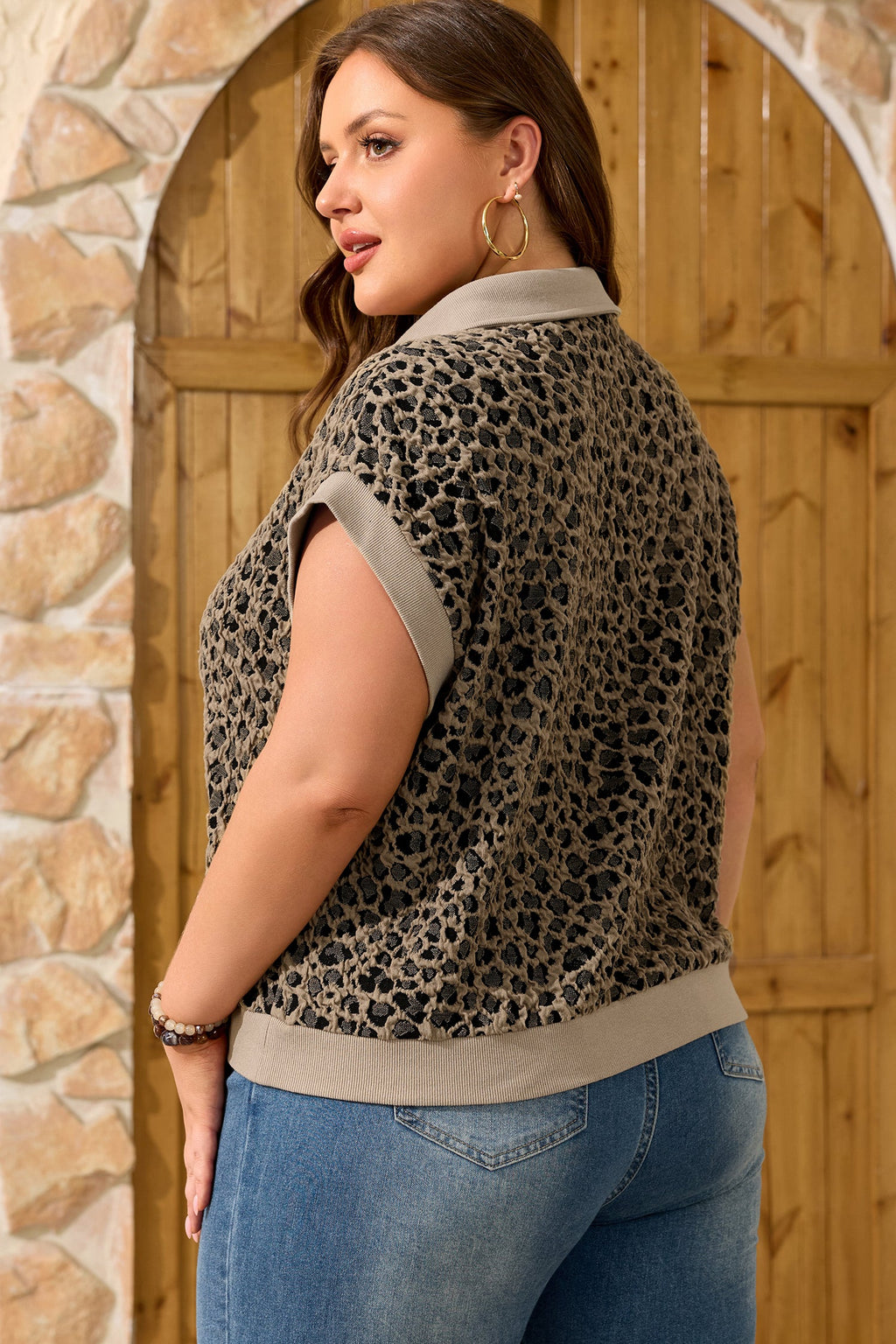 Veda Collar Cuffed Sleeve PLUS Top