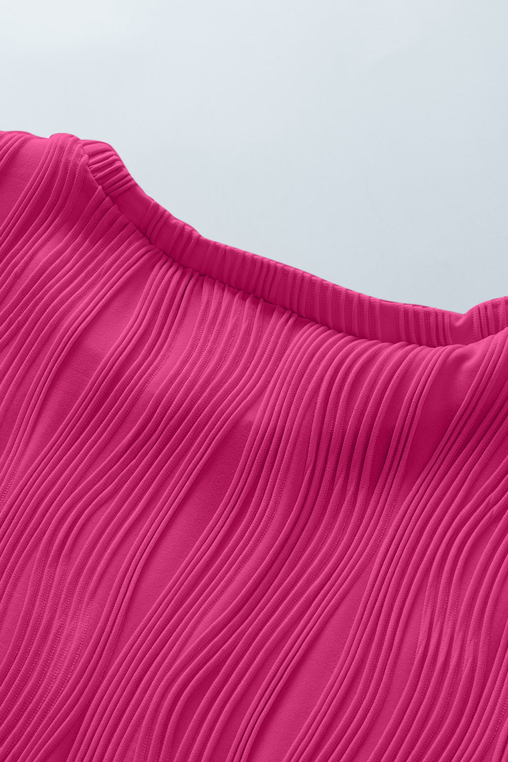 Clover Color Wavy Textured PLUS Tee